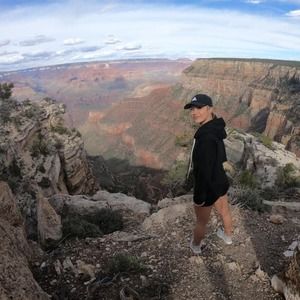 Meet your Posher, Dee